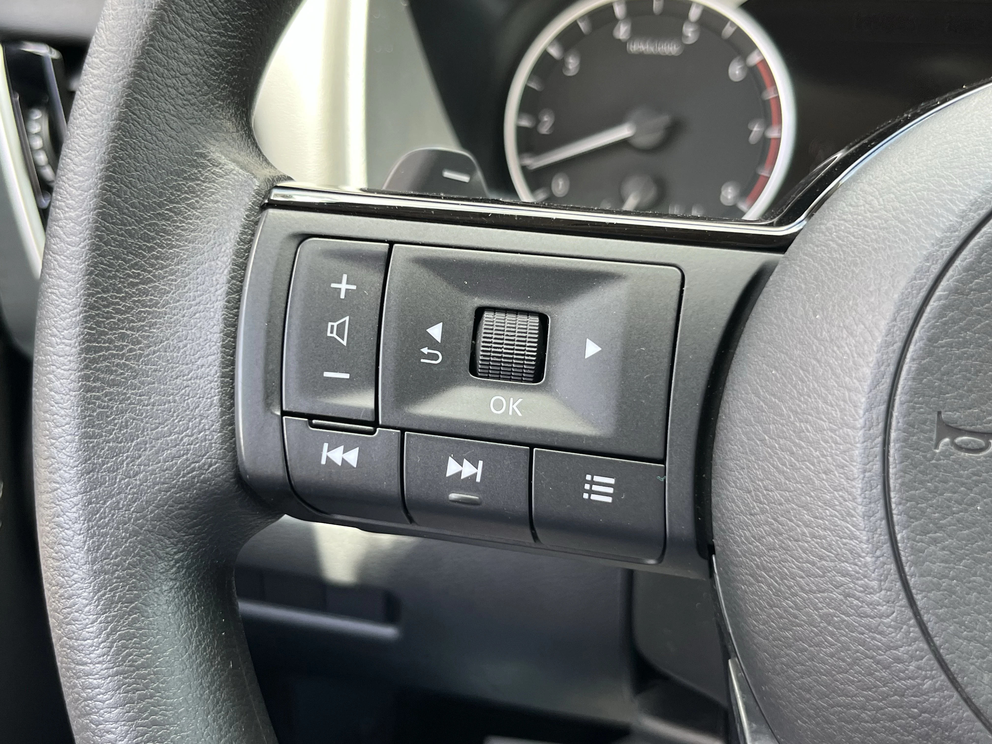 Used 2021 Gun Metallic Nissan SV image 24
