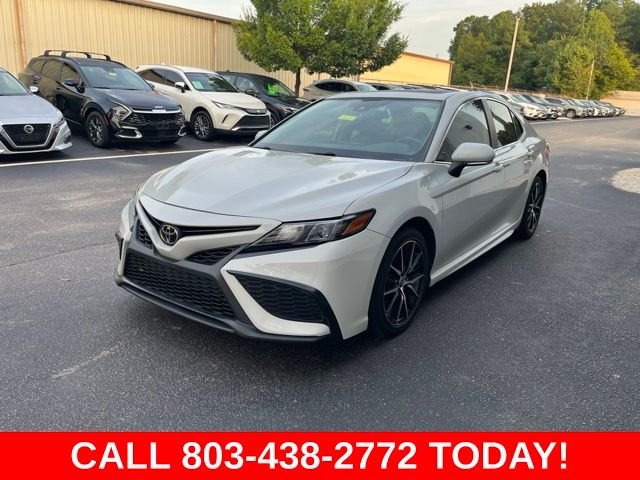 Used 2022 White Toyota SE image 37