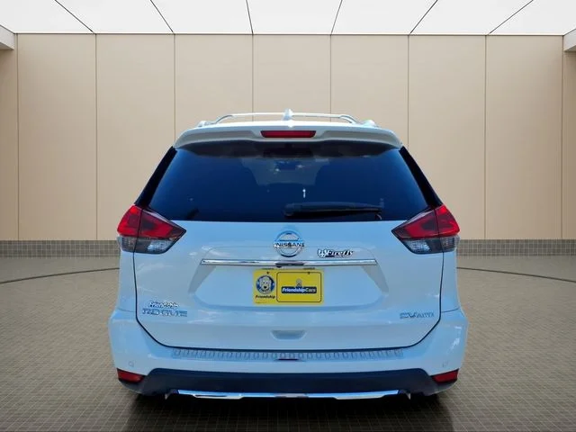 Used 2019 White Nissan SV image 5