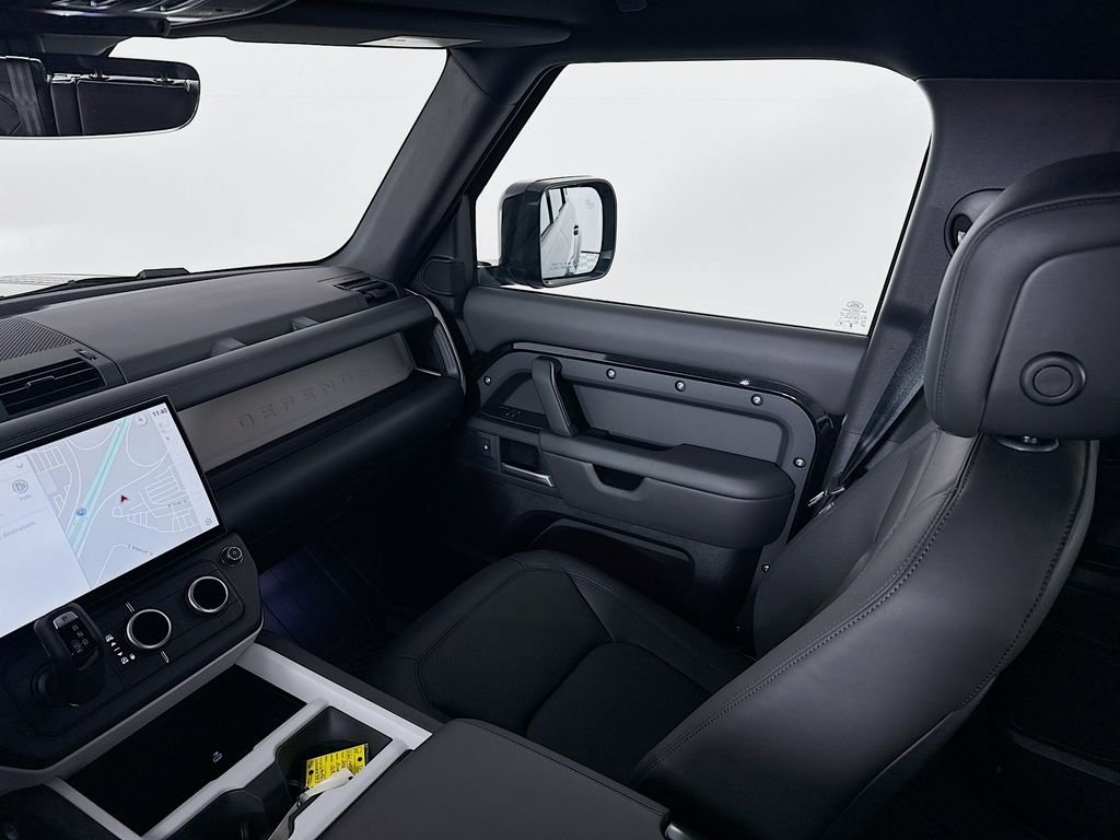 New 2026 Santorini Black Land Rover X-Dynamic SE image 23