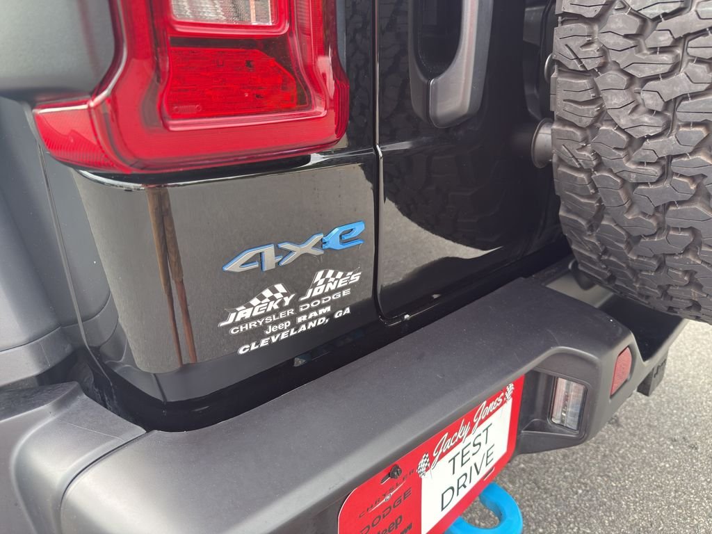 Used 2025 Black Clearcoat Jeep Rubicon image 10