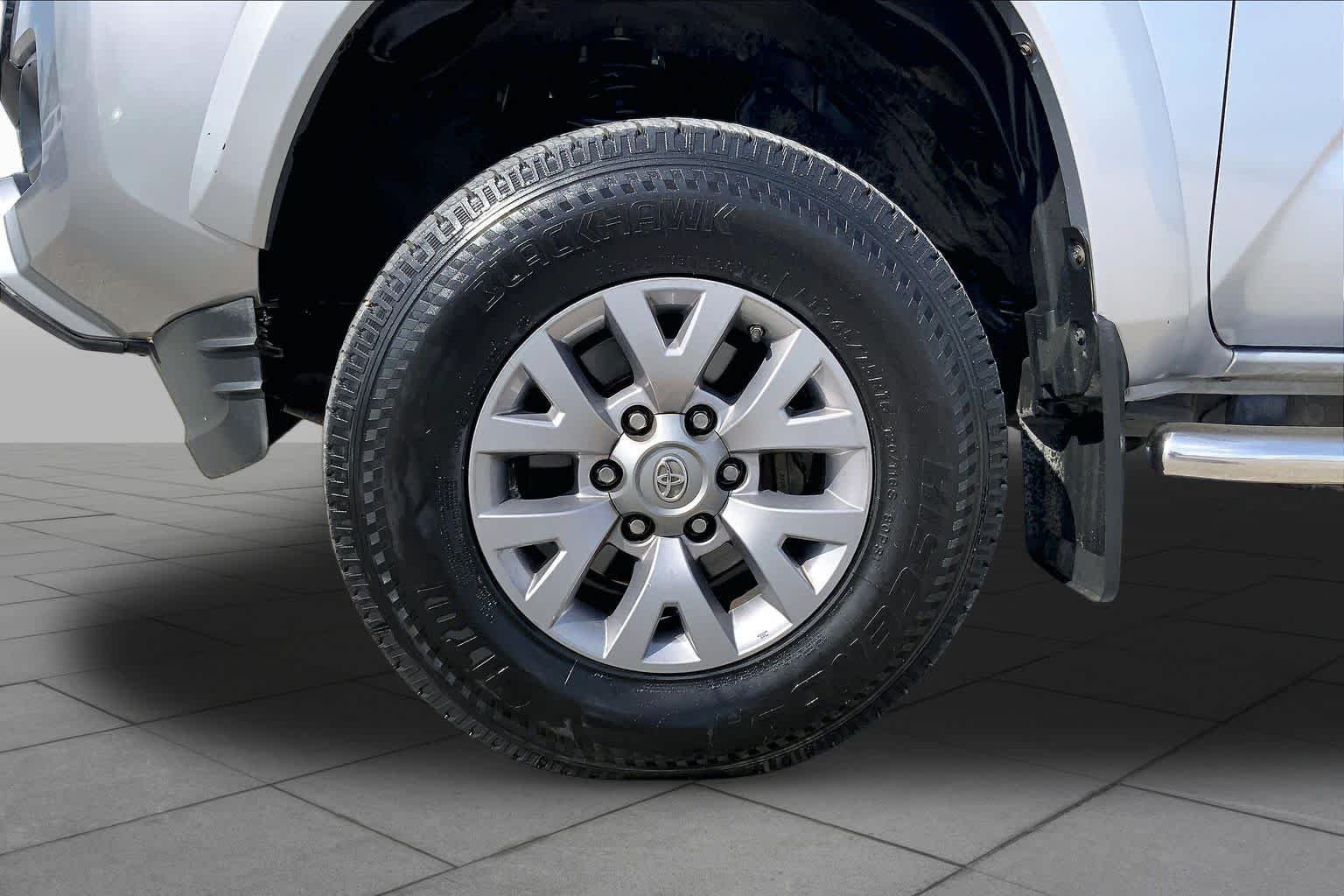 Used 2019 Silver Sky Metallic Toyota SR5 image 10