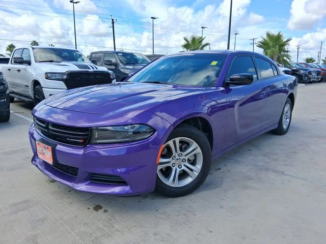 Used 2023 Purple Dodge SXT image 3