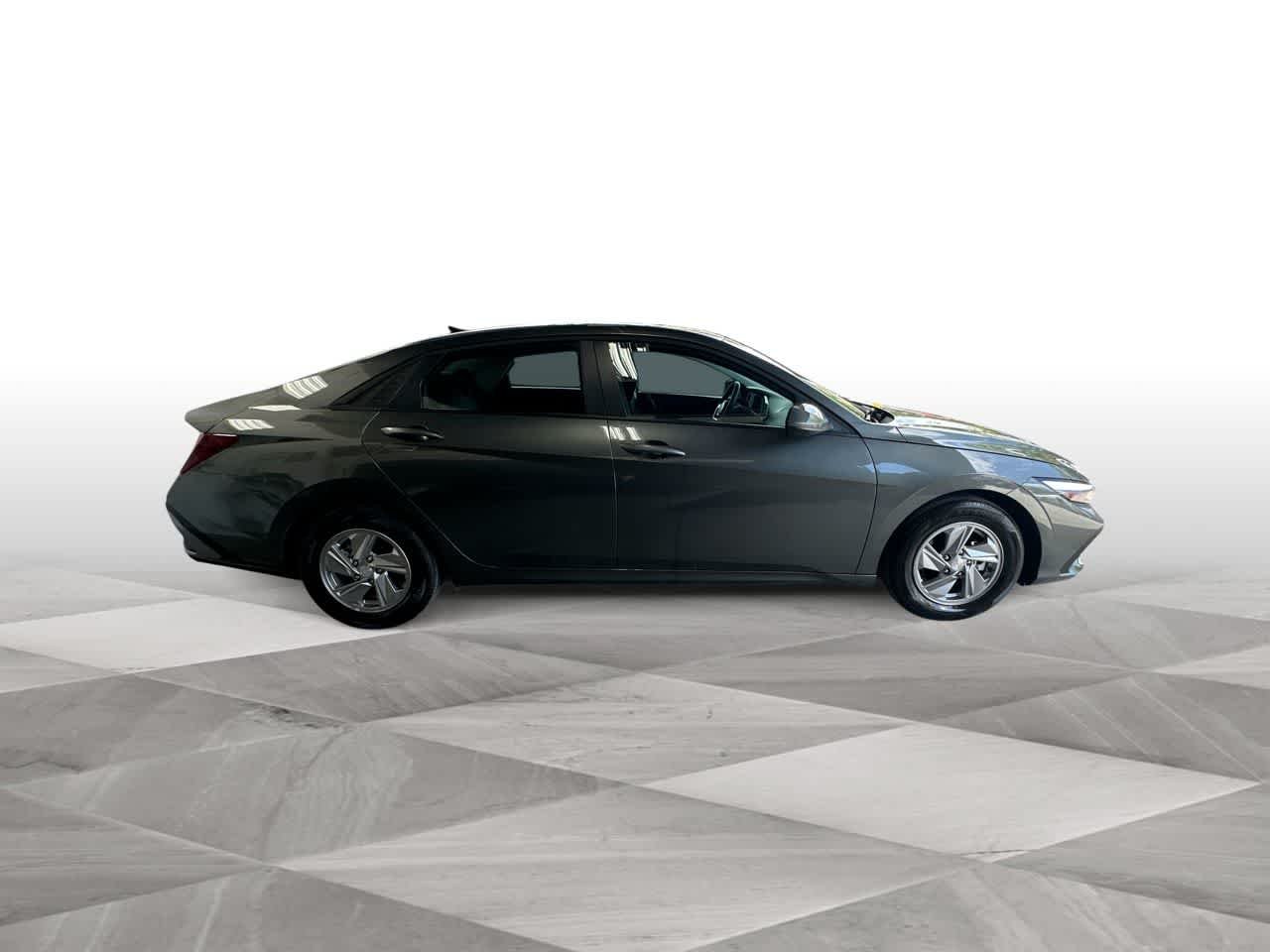 2026 Hyundai Elantra SE - Photo 9