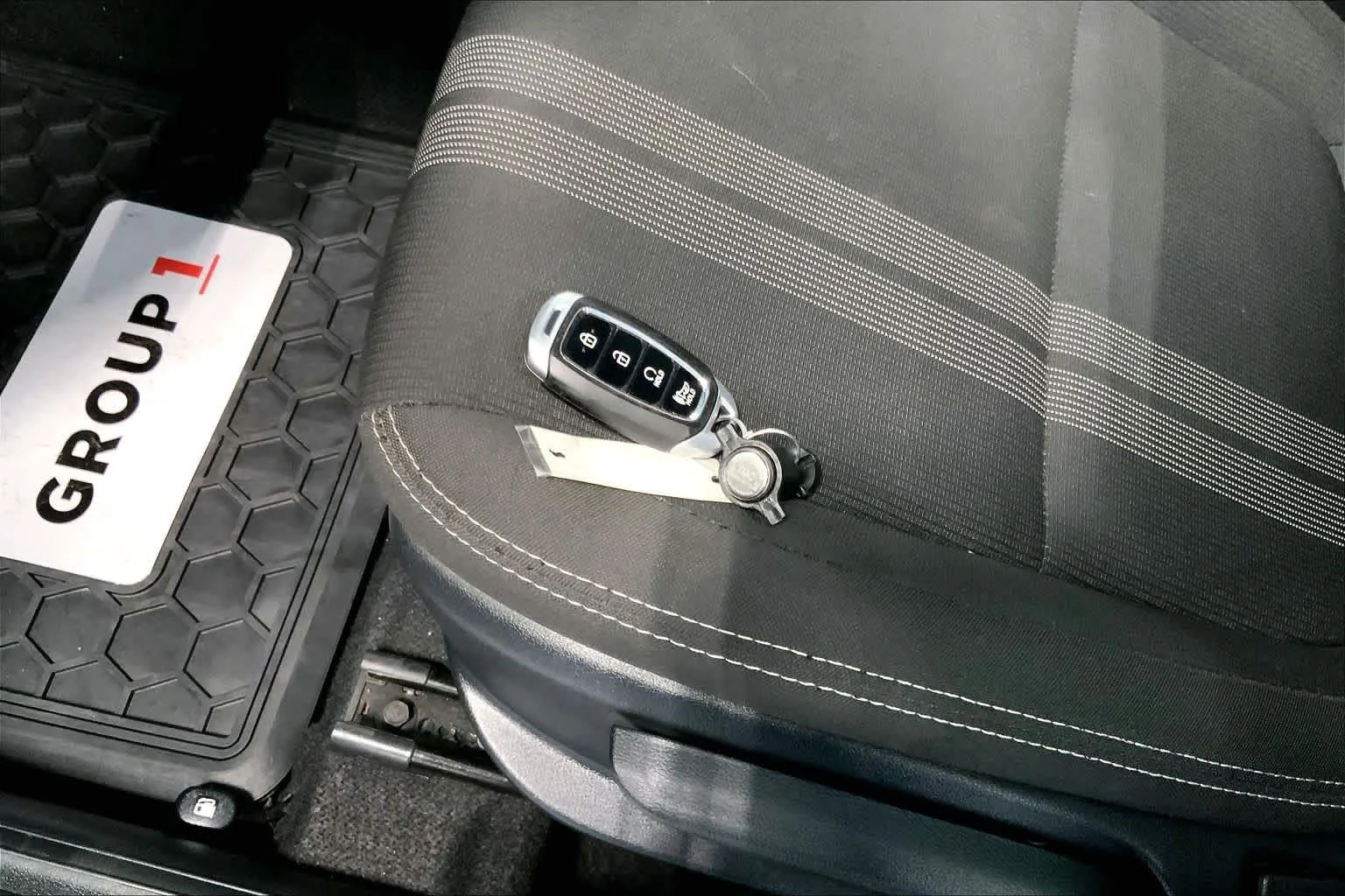 2025 Hyundai Venue SEL - Photo 14