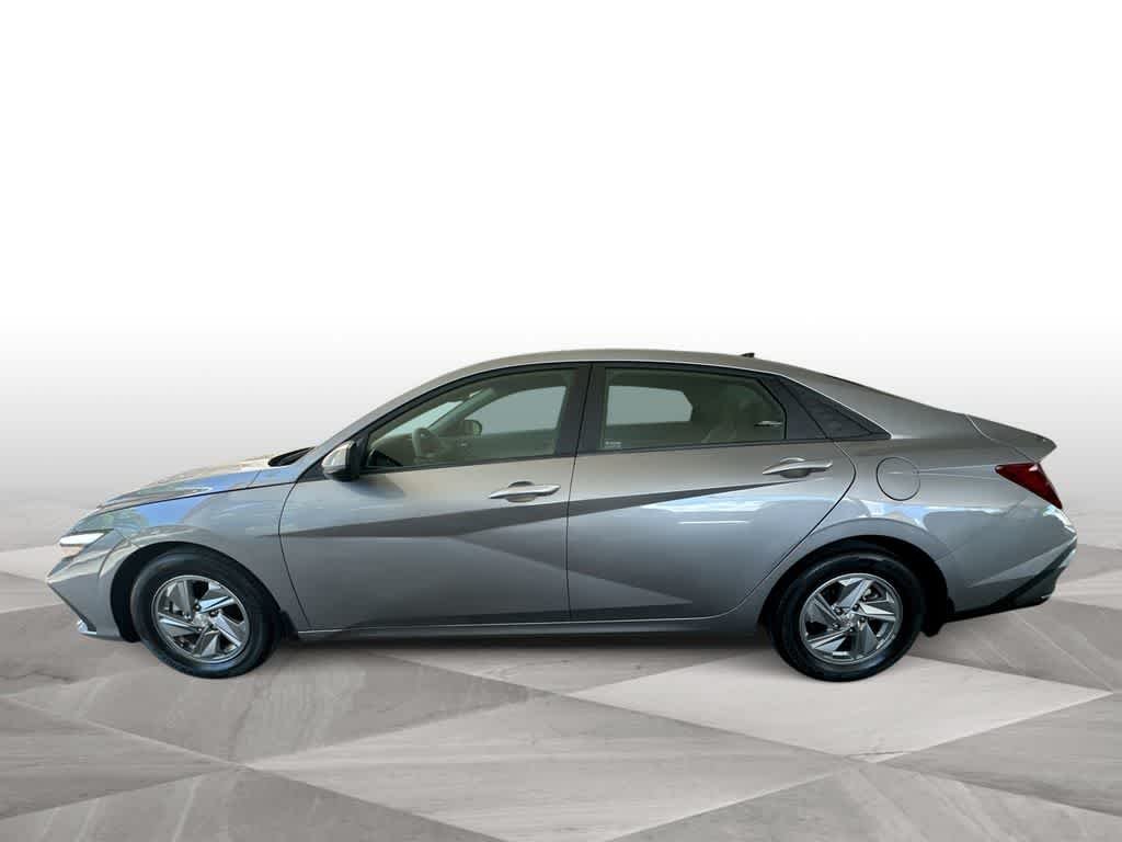 Used 2024 Fluid Metal Hyundai SE image 5