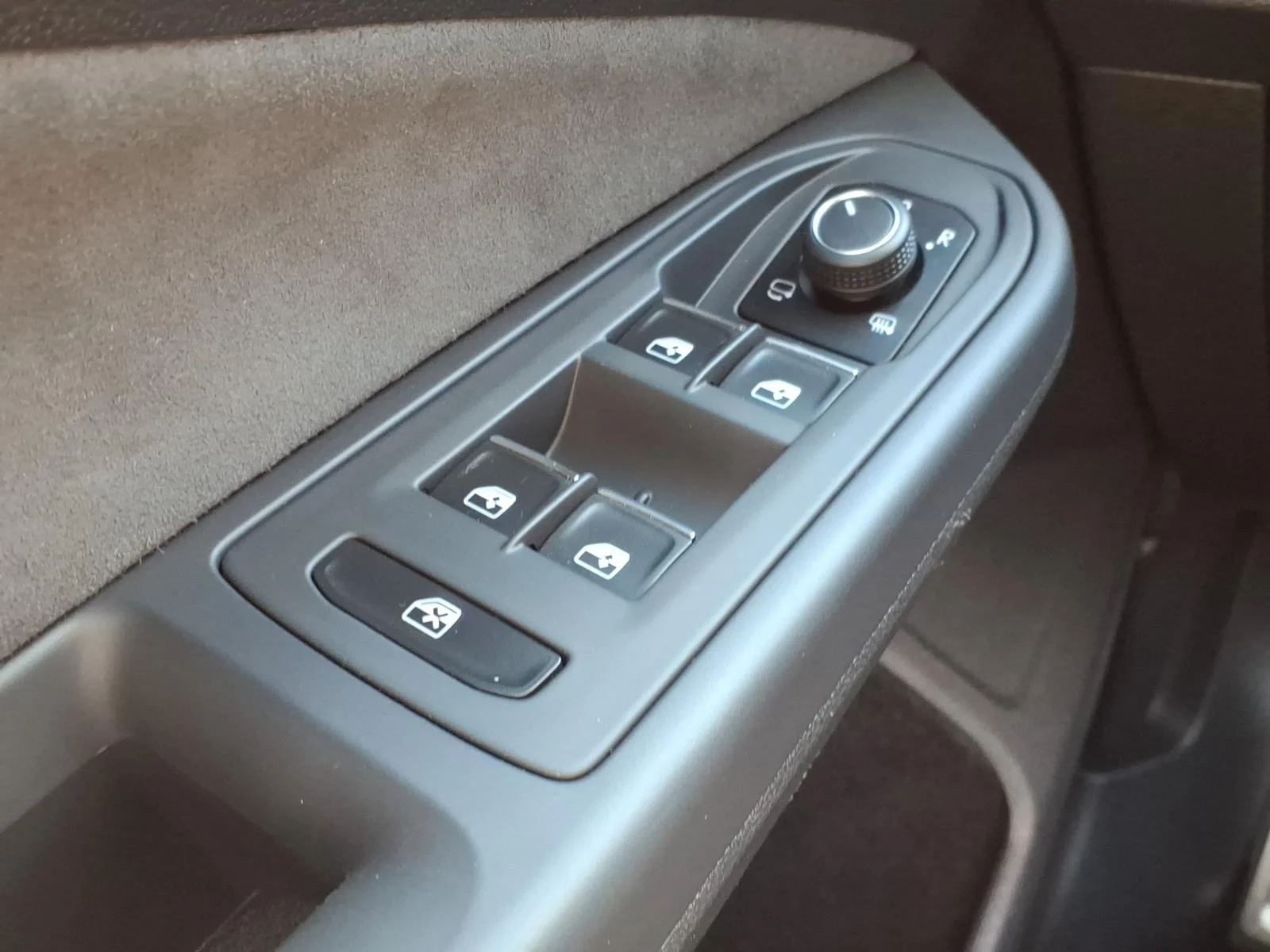 Certified Used 2024 Moonstone Gray Volkswagen S image 21