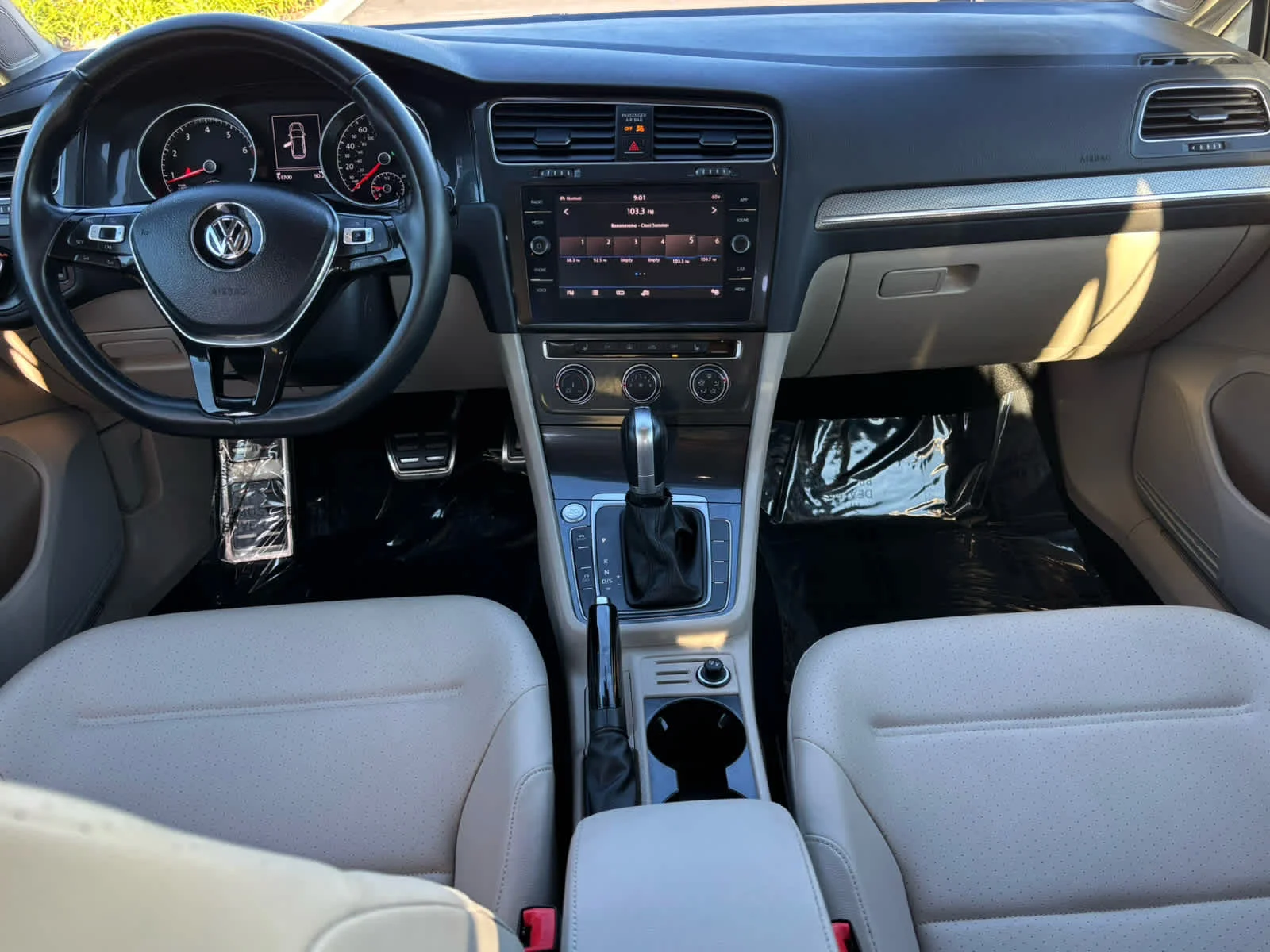 Used 2018 Tornado Red Volkswagen SE image 13
