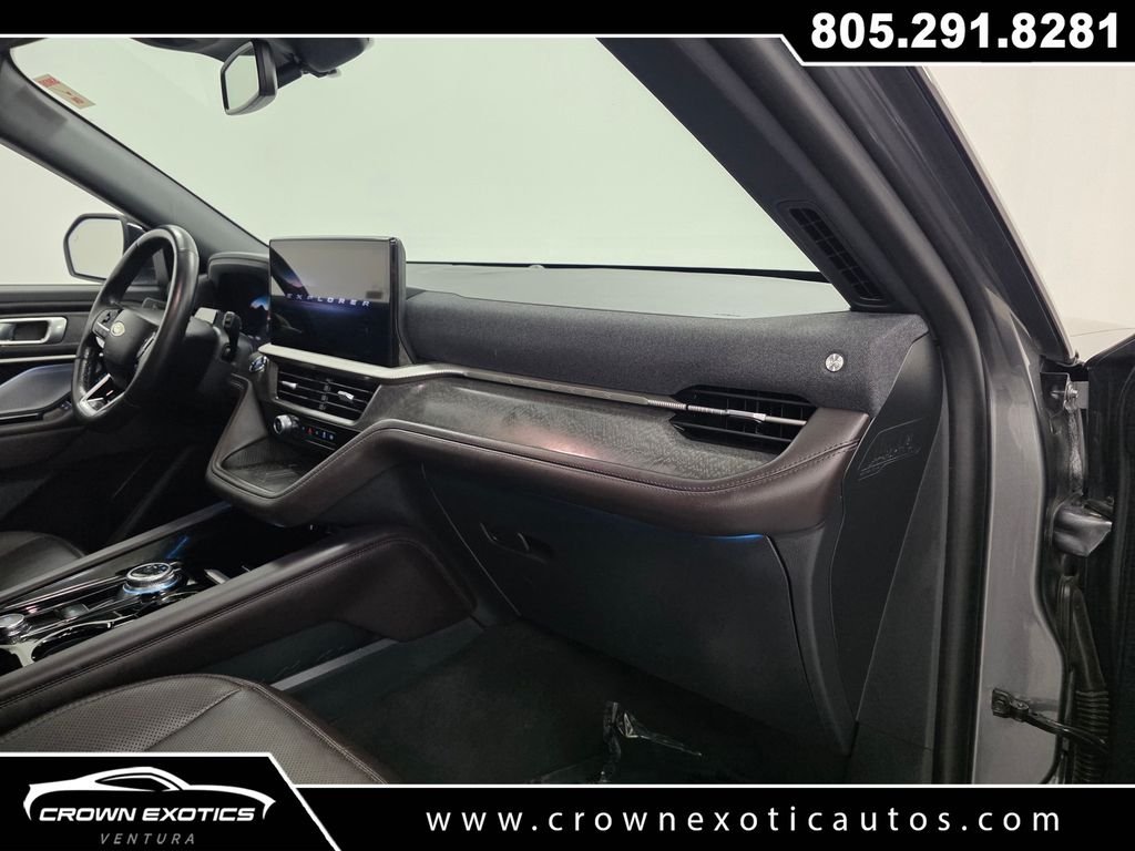 Used 2025 Gray Ford Platinum image 15