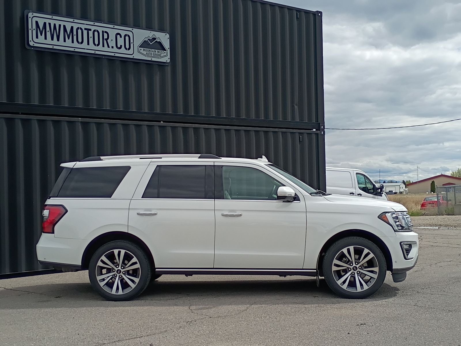 View vehicle photo 6