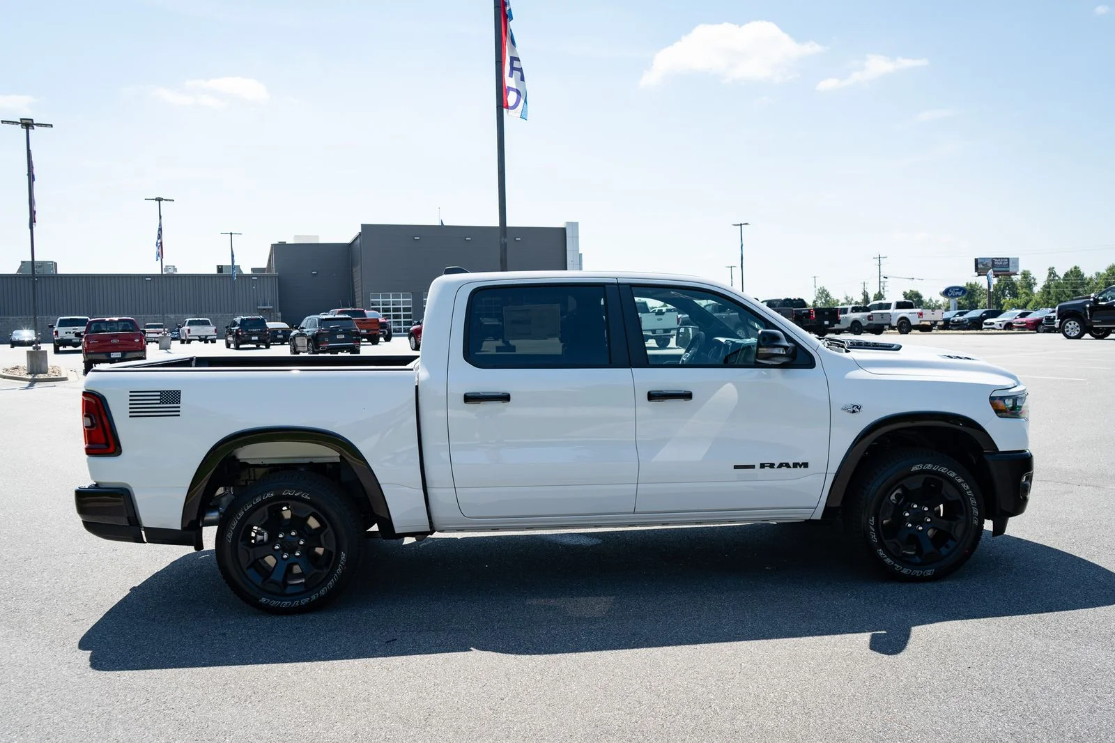 New 2026 Bright White Clear-Coat Exterior Paint RAM Big Horn/Lone Star image 11