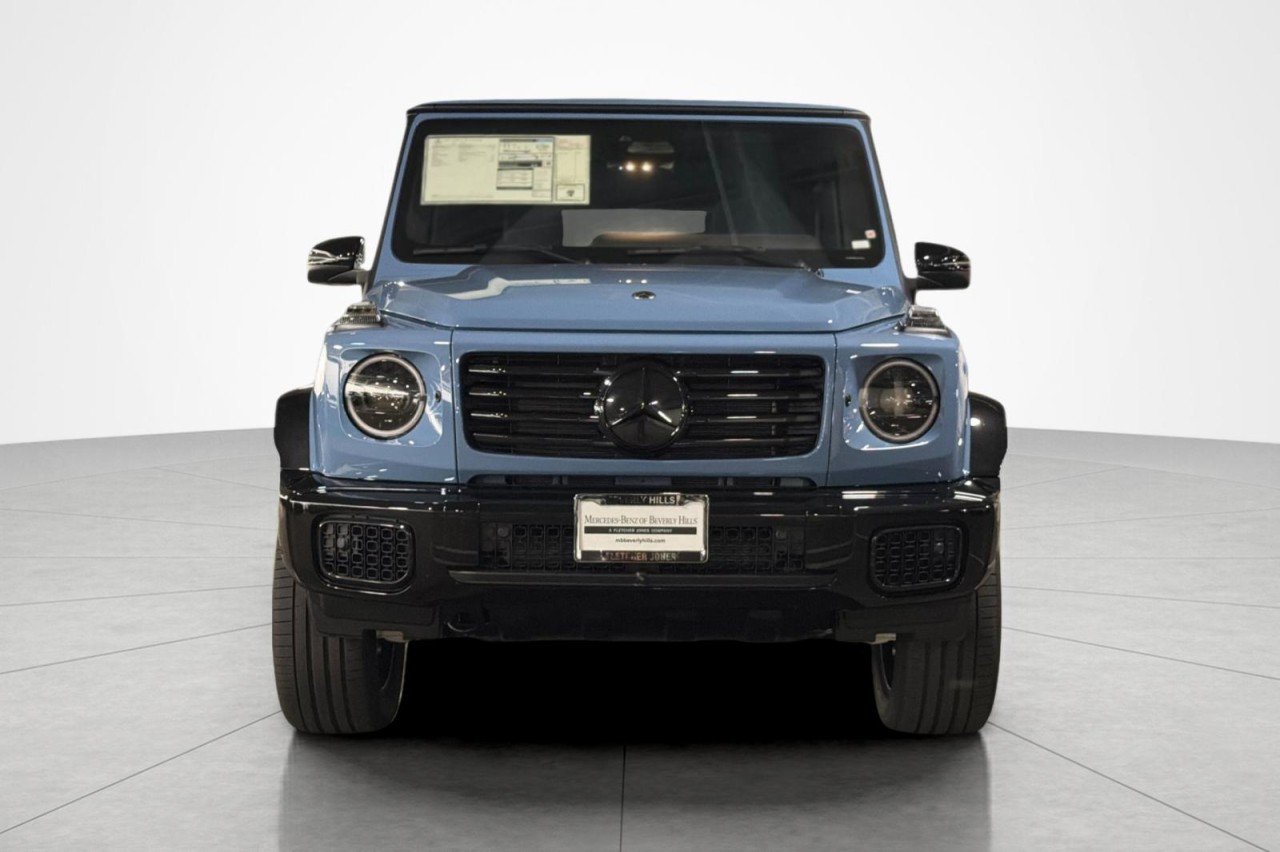 New 2027 MANUFAKTUR China Blue Mercedes-Benz G 580e SUV image 8