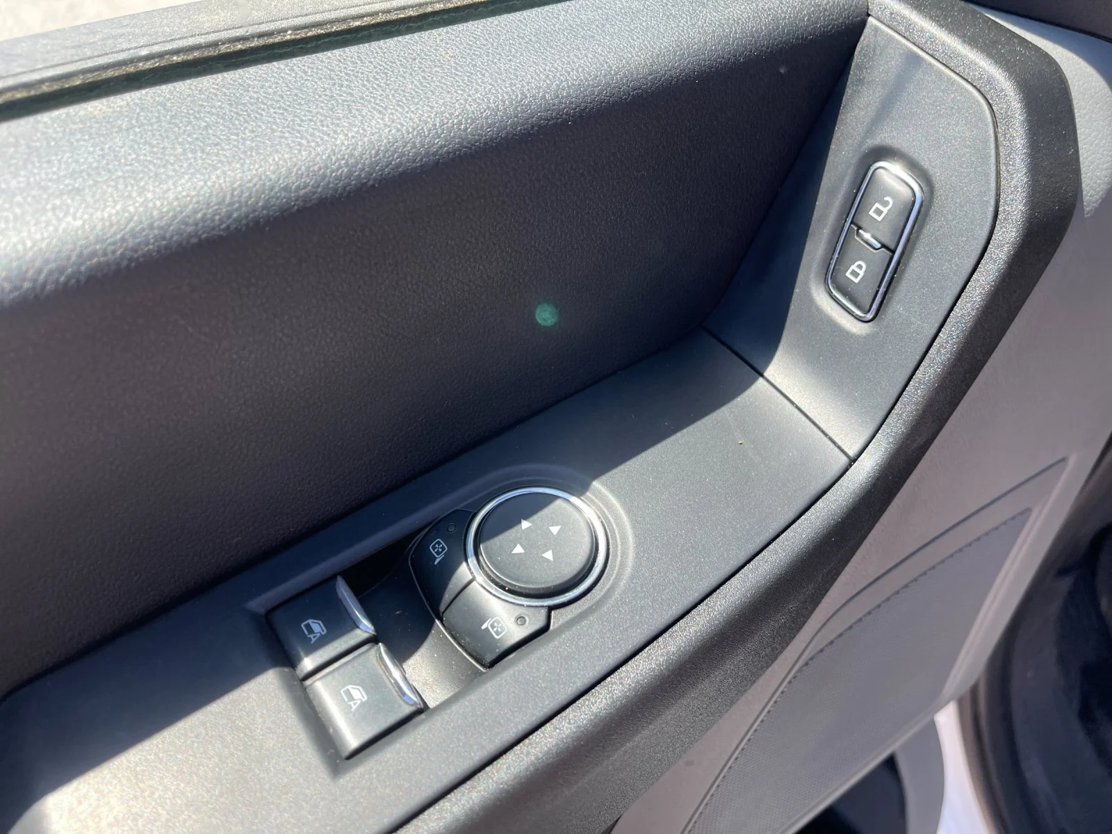 Used 2023 White Ford XL image 13