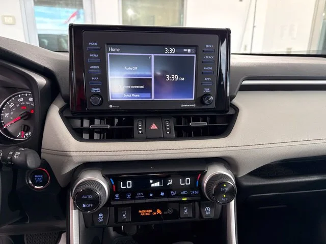 Used 2021 Red Toyota XLE Premium image 23