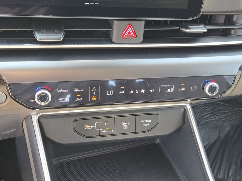 New 2026 Snow White Pearl Kia LXS image 15