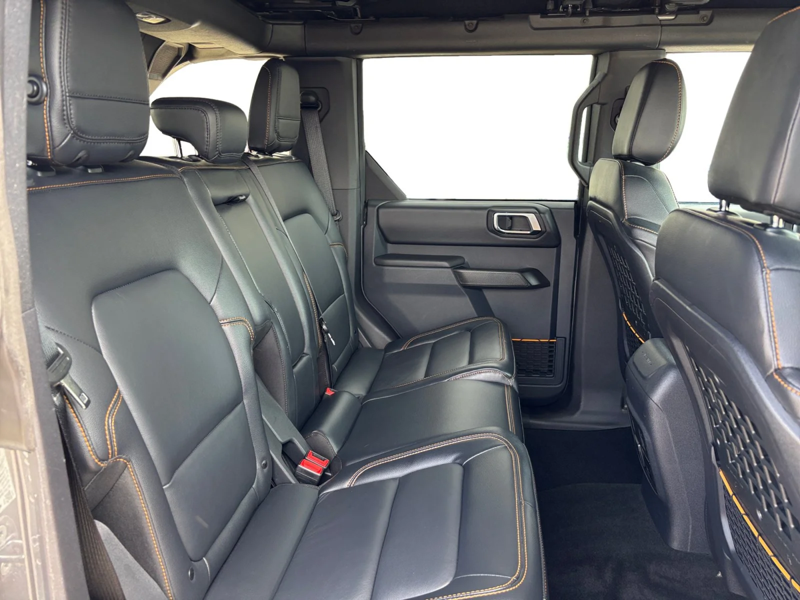 Used 2024 Gray Ford Badlands image 18