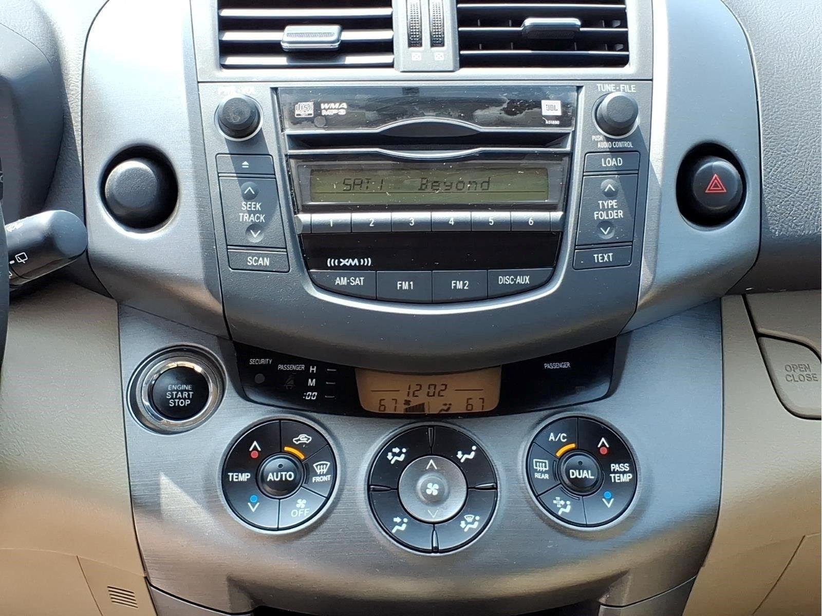 Used 2010 Blizzard Pearl Toyota Limited image 13