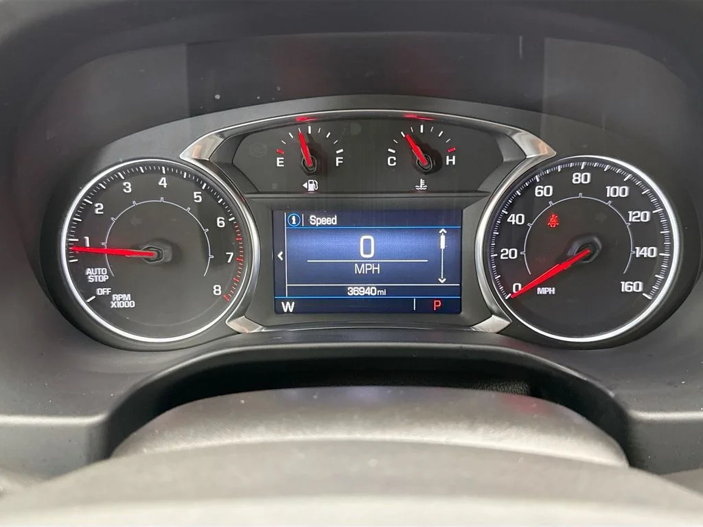 Used 2023 White GMC SLE image 33