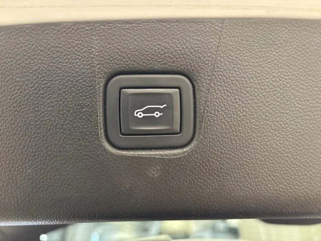 Used 2024 Summit White Chevrolet 2LT image 37