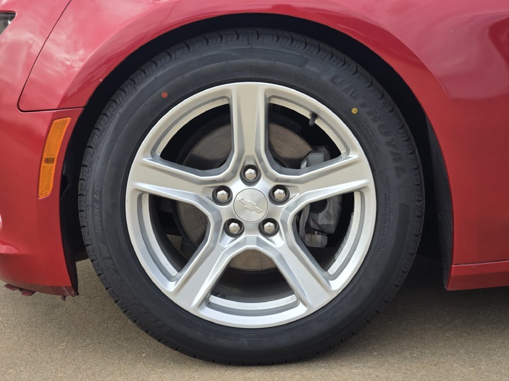 Used 2017 GARNET RED TINTCOAT Chevrolet 1LT image 25