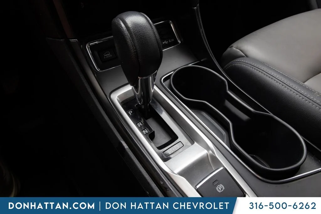 Used 2022 White Subaru Onyx Edition image 12