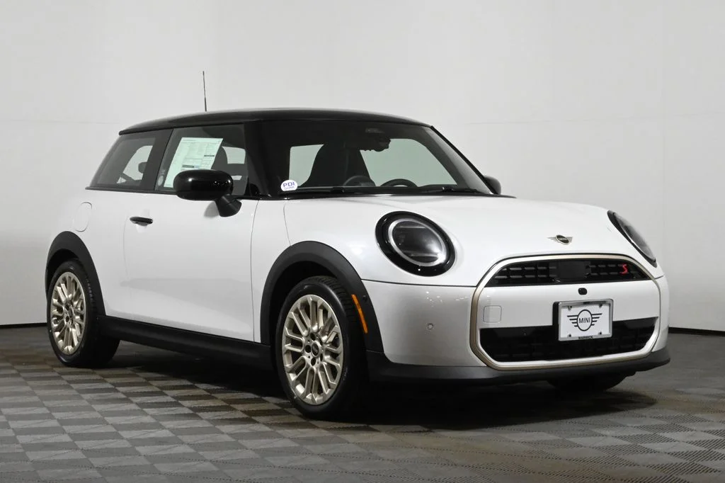 Used 2025 White MINI  image 9