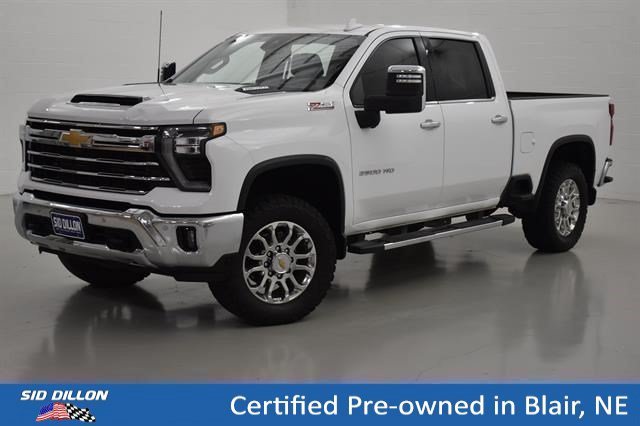 Used 2025 Summit White Chevrolet LTZ image 1