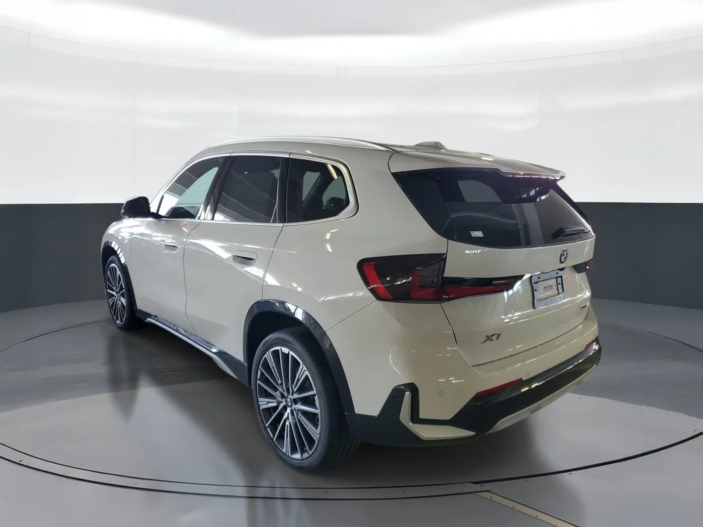 New 2027 White BMW xDrive28i image 4
