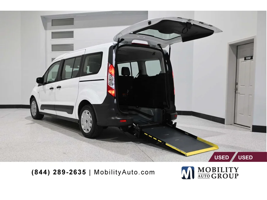 Used 2016 WHITE Ford XL Mobility Handicap Van image 1