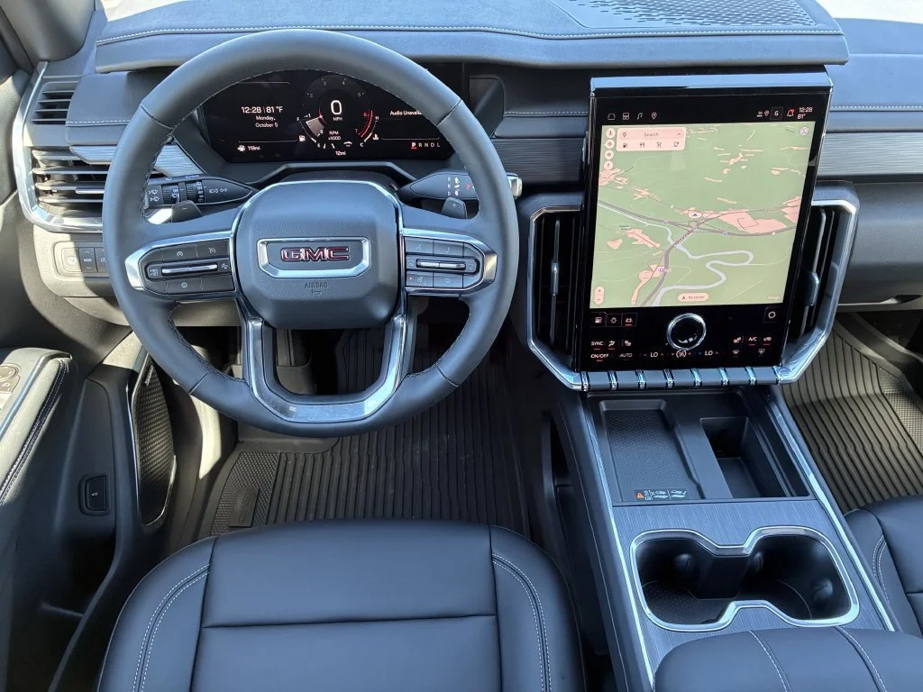 New 2027 Summit White GMC Elevation image 3