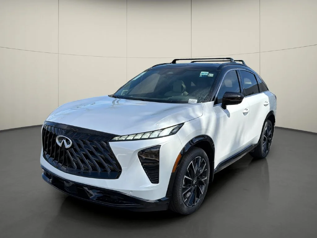 New 2027 2T RAD WHT INFINITI Autograph AWD image 3