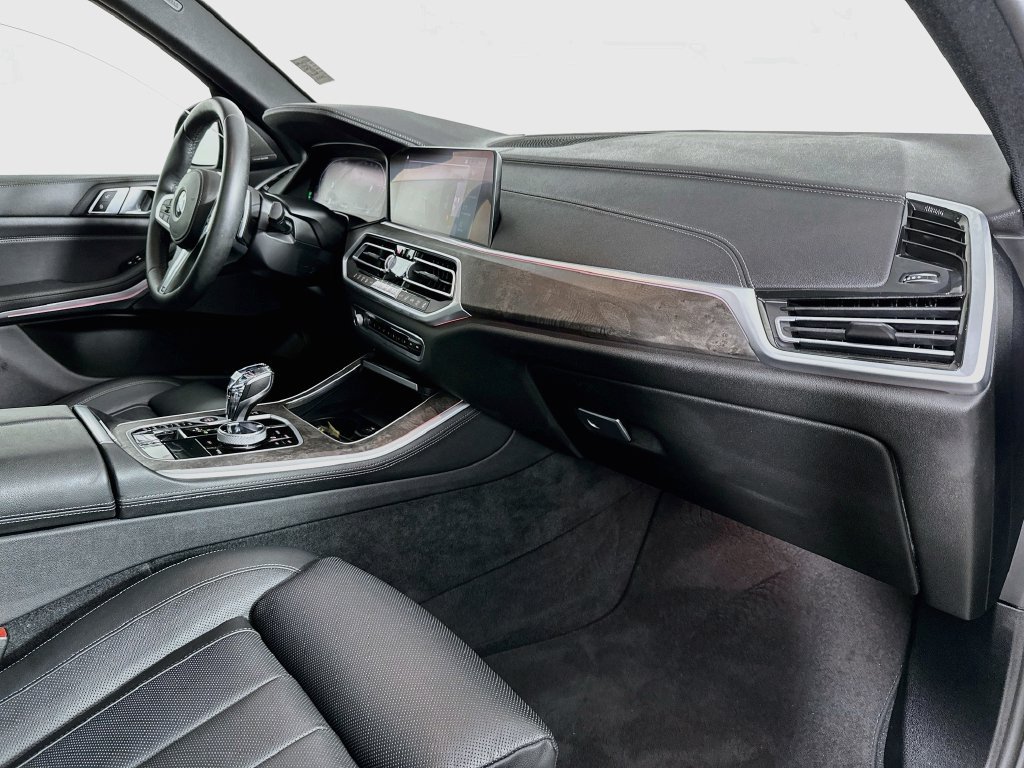 Used 2021 Carbon Black Metallic BMW xDrive40i image 31