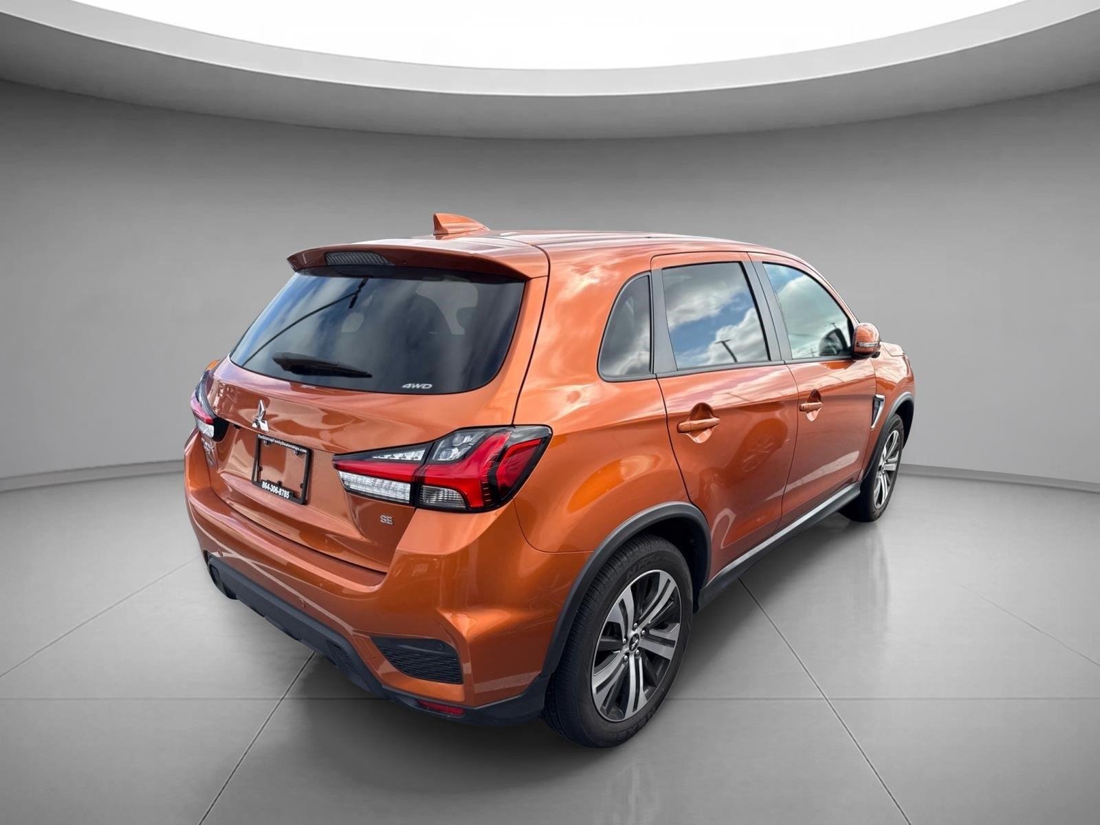 Used 2023 Sunshine Orange Metallic Mitsubishi ES image 17