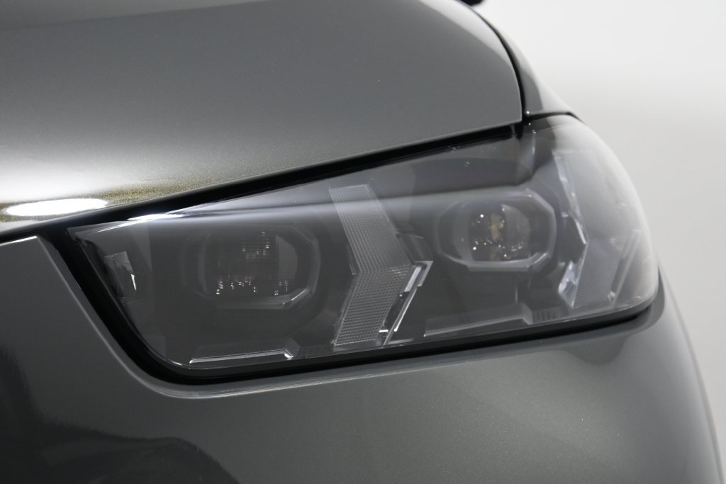Used 2026 Gray Metallic BMW xDrive40i image 11