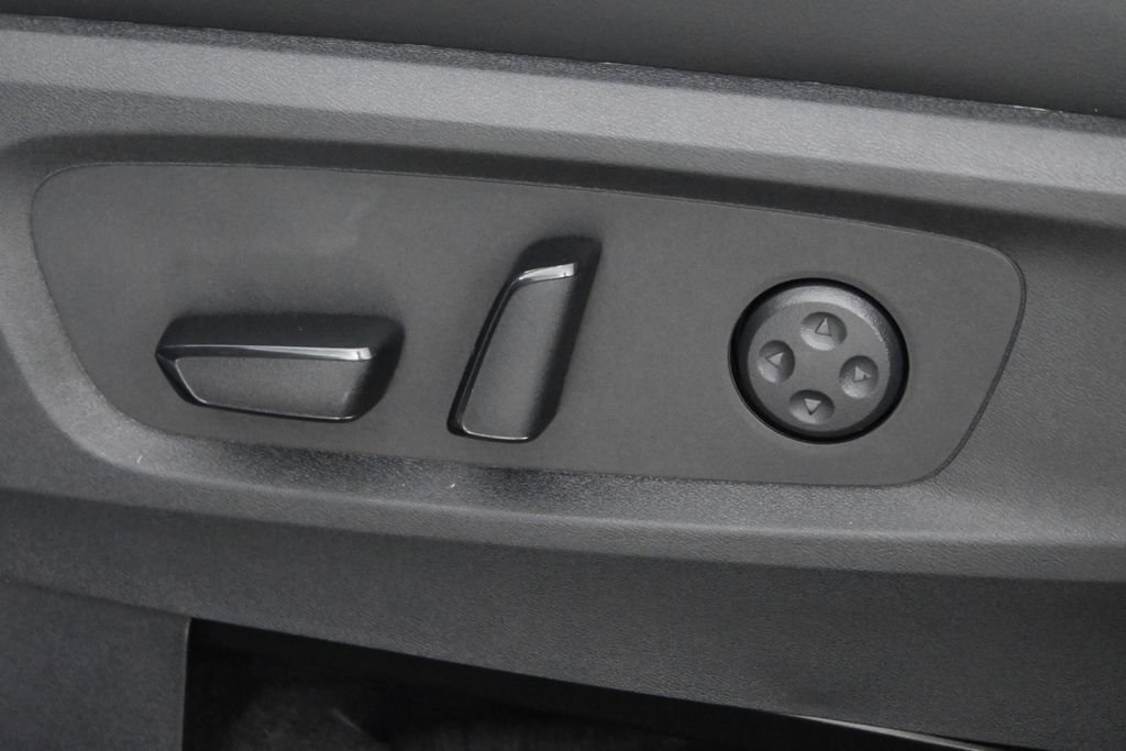 New 2027 2T RAD WHT INFINITI Autograph AWD image 30