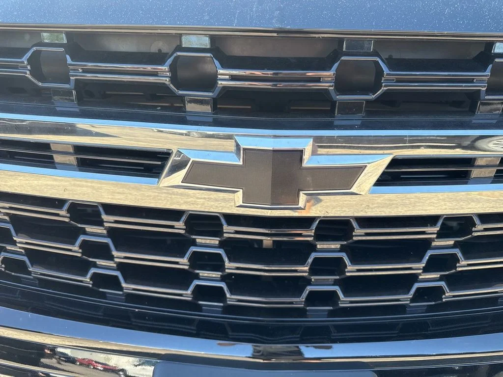 Used 2021 Black Chevrolet Z71 image 13