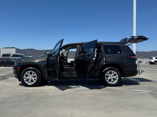 Used 2023 Rocky Mountain Pearlcoat Jeep Limited image 27