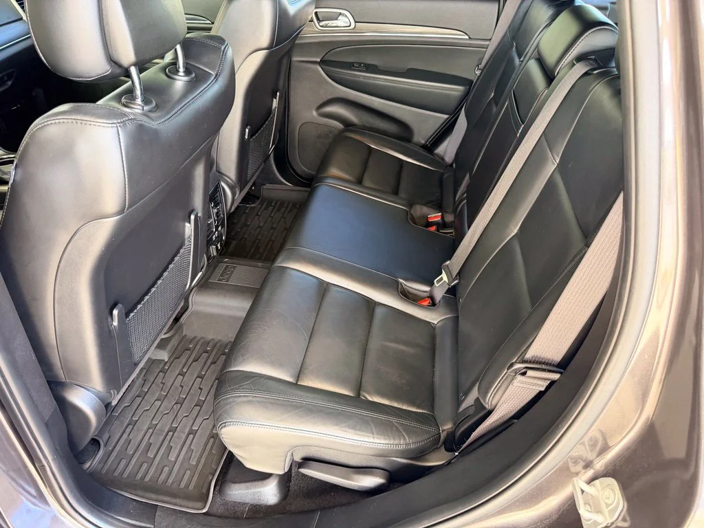Used 2021 Gray Jeep Limited image 29