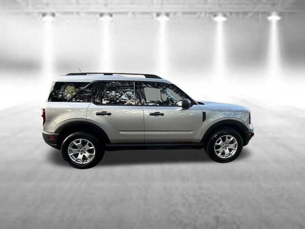 Certified Used 2022 Silver Metallic Ford Base image 3
