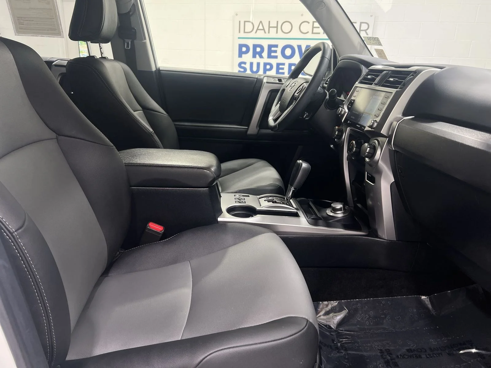 Used 2021 White Toyota SR5 Premium image 25