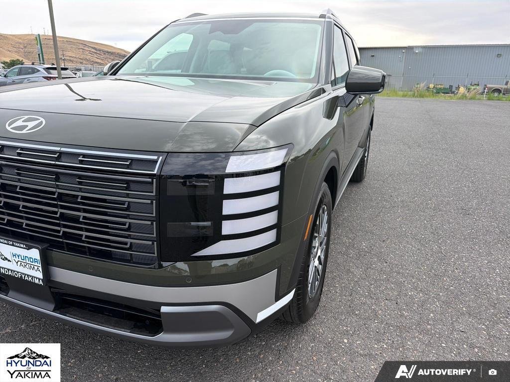 New 2026 Titan Charcoal Pearl Hyundai SEL AWD image 8