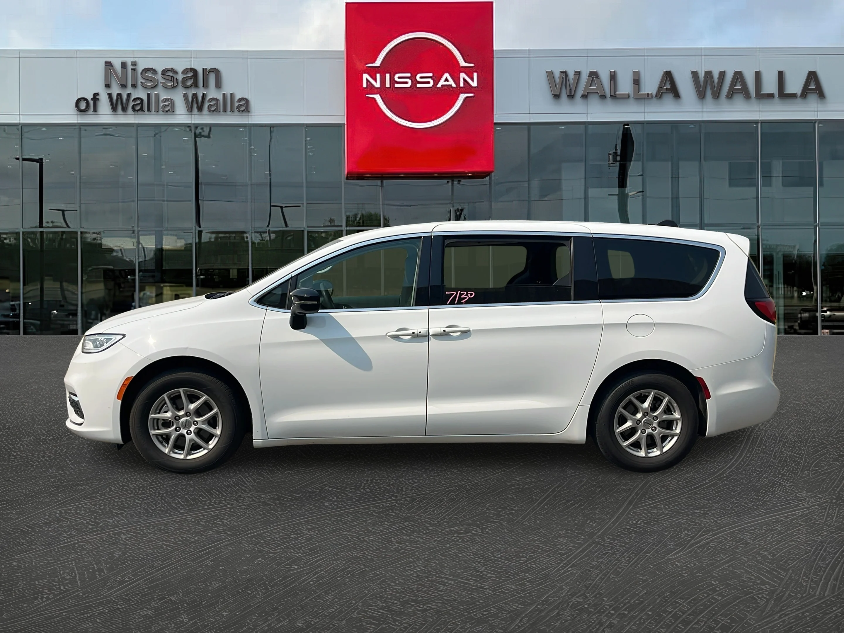 Used 2024 Bright White Clearcoat Chrysler Touring L image 4