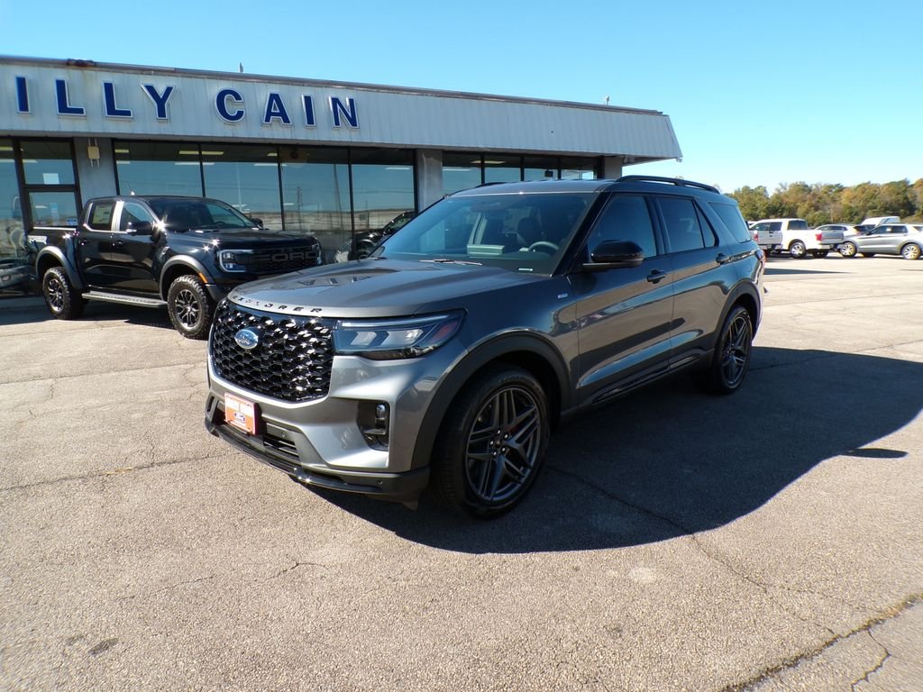 New 2026 Carbonized Gray Metallic Ford ST-Line image 3