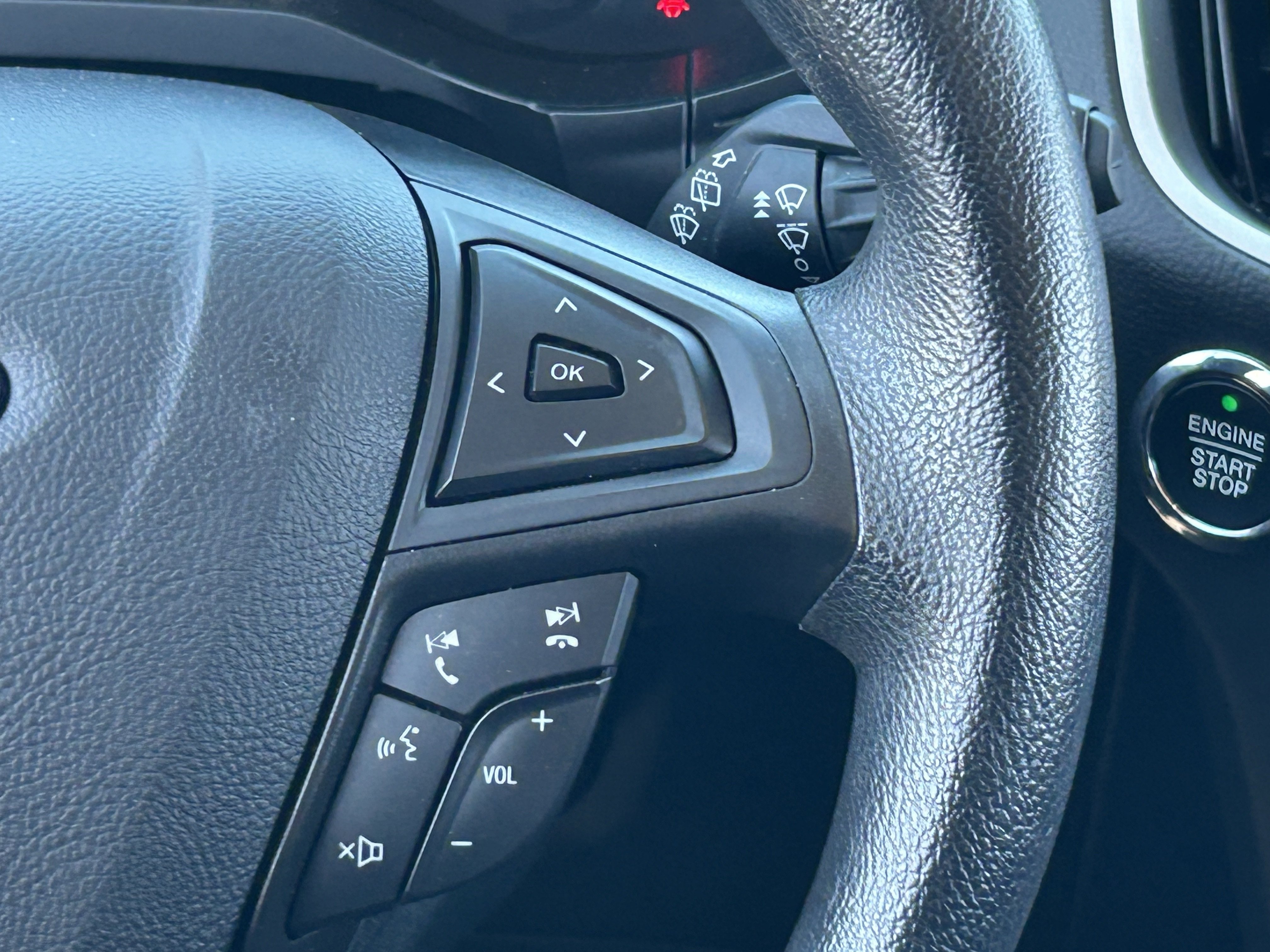 2023 Ford Edge SE - Photo 24