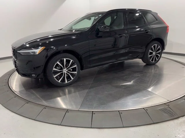 Used 2024 Onyx Black Volvo Plus image 1