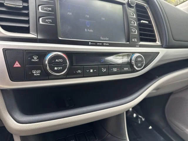 Used 2019 Gray Toyota XLE image 22