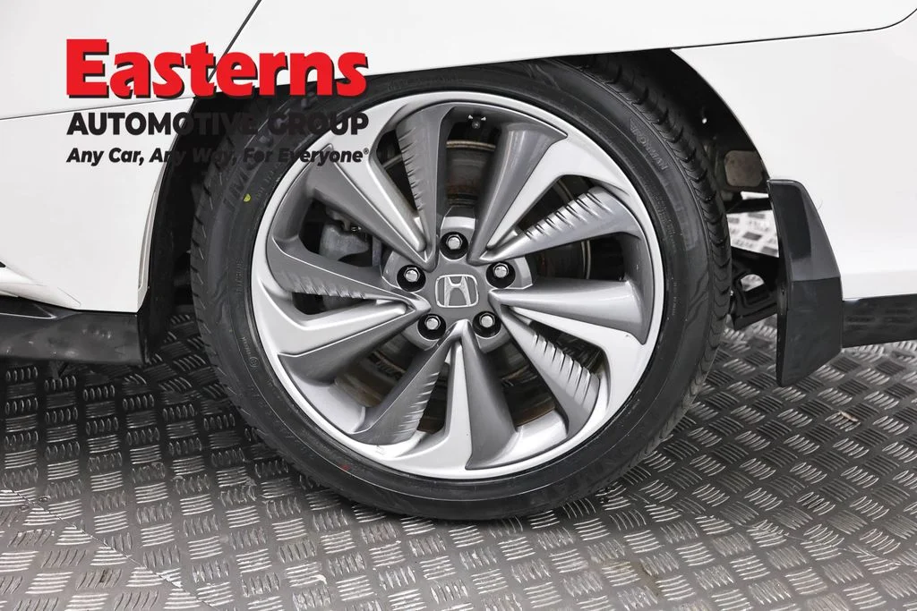 Used 2018 White Honda Touring image 32
