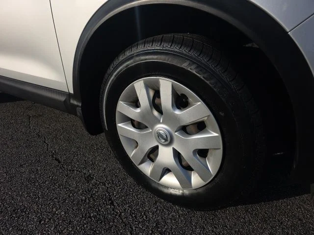 Used 2020 Silver Nissan S image 9