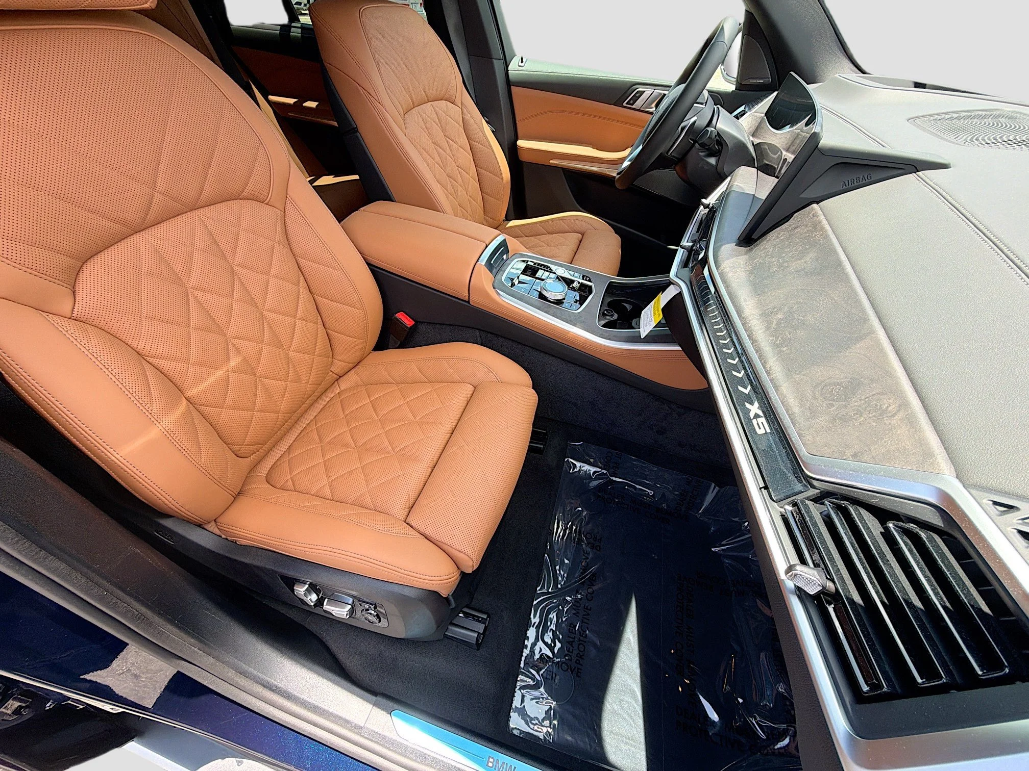 New 2026 Tanzanite Blue II Metallic BMW xDrive50e image 15