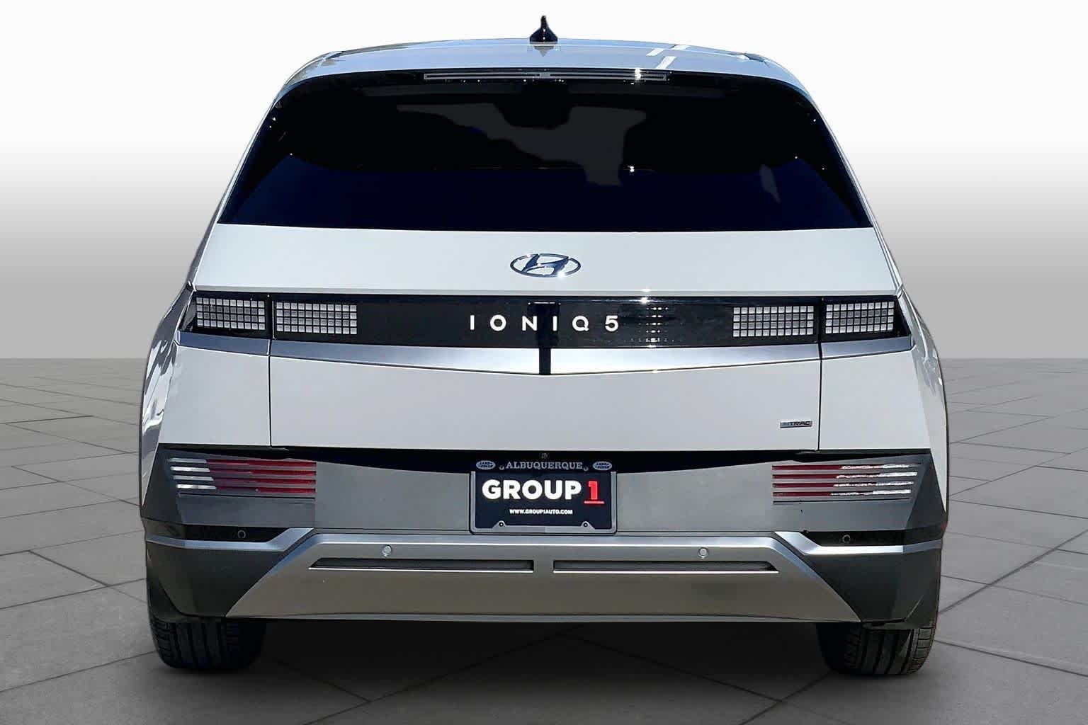 Used 2024 Cyber Gray Hyundai SE image 4